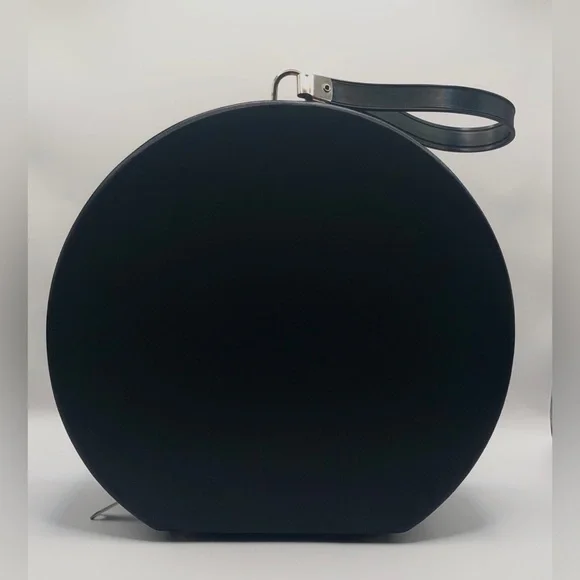 Sleek Vintage Round Zippered Cosmetic Travel Case - Picture 2 of 16